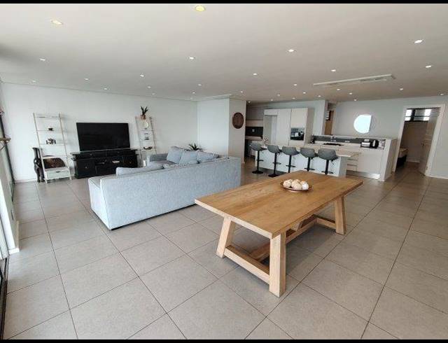 4 BEDROOM APARTMENT FOR SALE IN SIBAYA PRECINCT